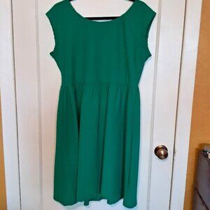 Xhilaration shift dress w/ cap sleeves midi length in Kelly Green